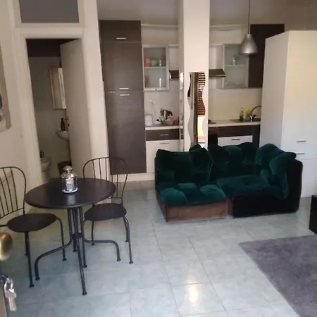 Apartment Studio Garden Center Special Place For Digital Nomad More Less Pay Contact Us 0 0 3 9 3 4 9 1 0 2 6 1 6 1