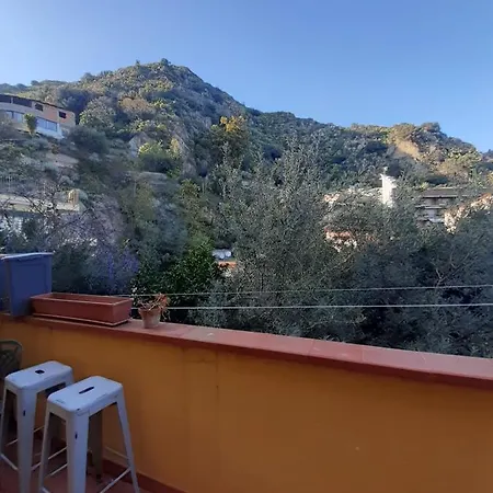Studio Garden Center Special Place For Digital Nomad More Less Pay Contact Us 0 0 3 9 3 4 9 1 0 2 6 1 6 1 Taormina