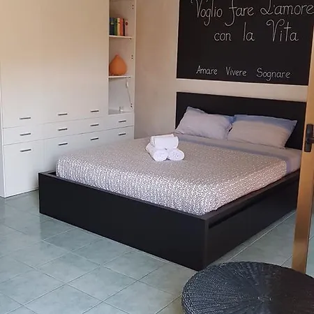 Studio Garden Center Special Place For Digital Nomad More Less Pay Contact Us 0 0 3 9 3 4 9 1 0 2 6 1 6 1 * Taormina