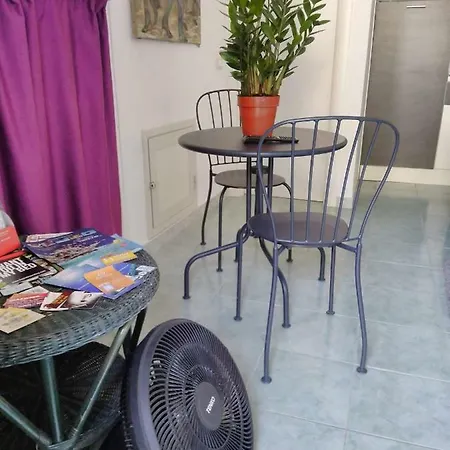 Studio Garden Center Special Place For Digital Nomad More Less Pay Contact Us 0 0 3 9 3 4 9 1 0 2 6 1 6 1 Apartment *
